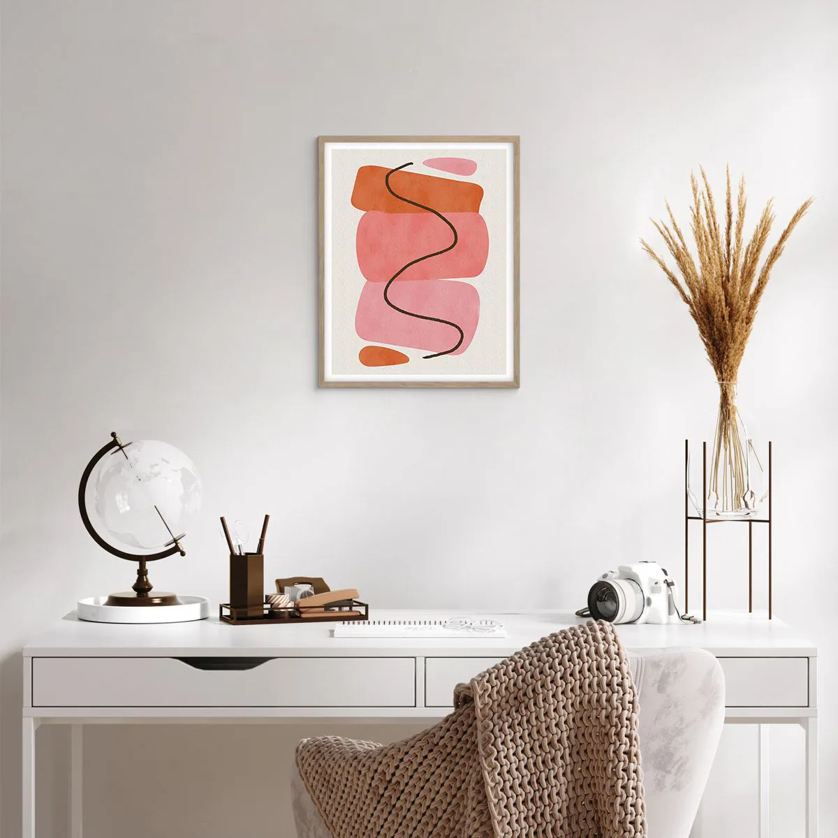 Plakat i ramme af lyst egetræ - Formernes blide bevægelse - 40x50 cm