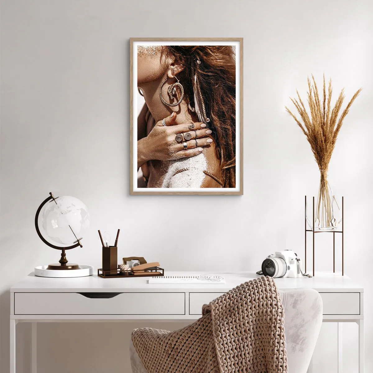 Affisch i ram av ljusek - Vilda strandens drottning - 50x70 cm