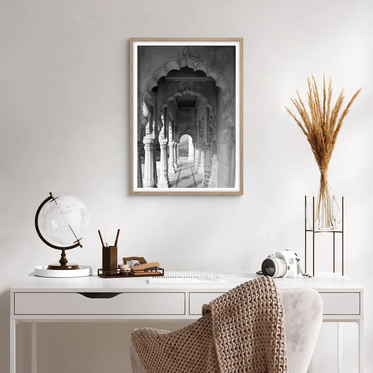 Plakat w ramie jasny dąb - Tu dzieją się baśnie Wschodu - 50x70 cm