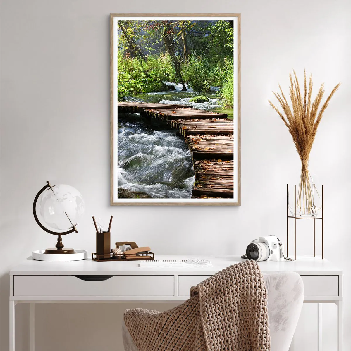 Affiche dans un chêne clair - Poster - Au-dessus de la cascade mousseuse - 61x91 cm