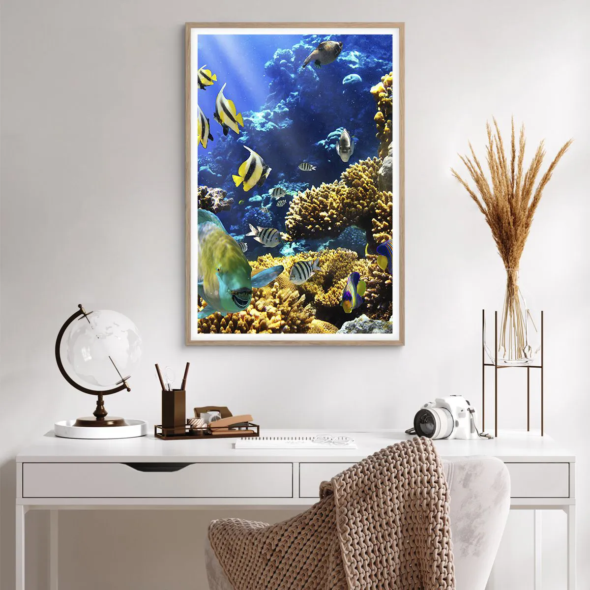 Affiche dans un chêne clair - Poster - Beaucoup de circulation sur la route des vacances - 61x91 cm