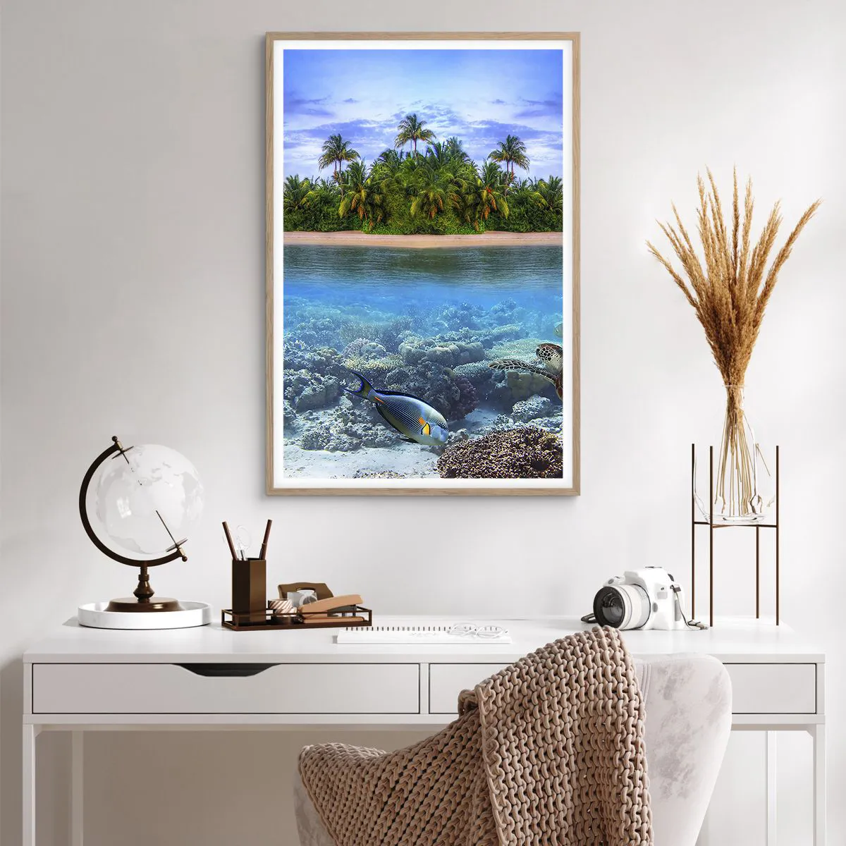 Póster en marco roble claro - Una isla paradisíaca te invita - 61x91 cm