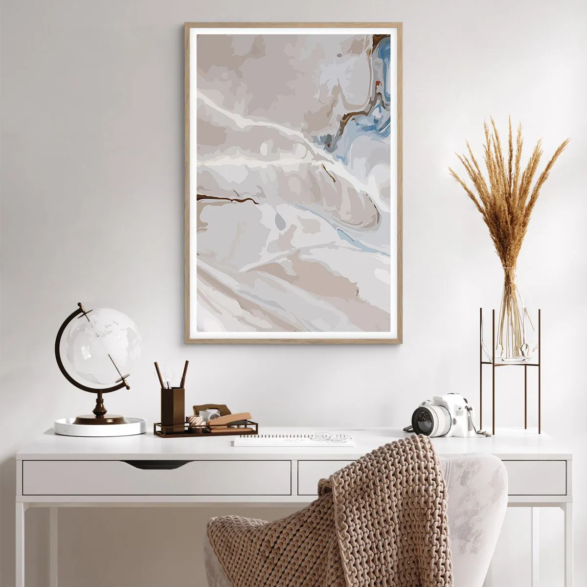 Een poster in een licht eiken lijst - Blauw kronkelt onder het wit - 61x91 cm