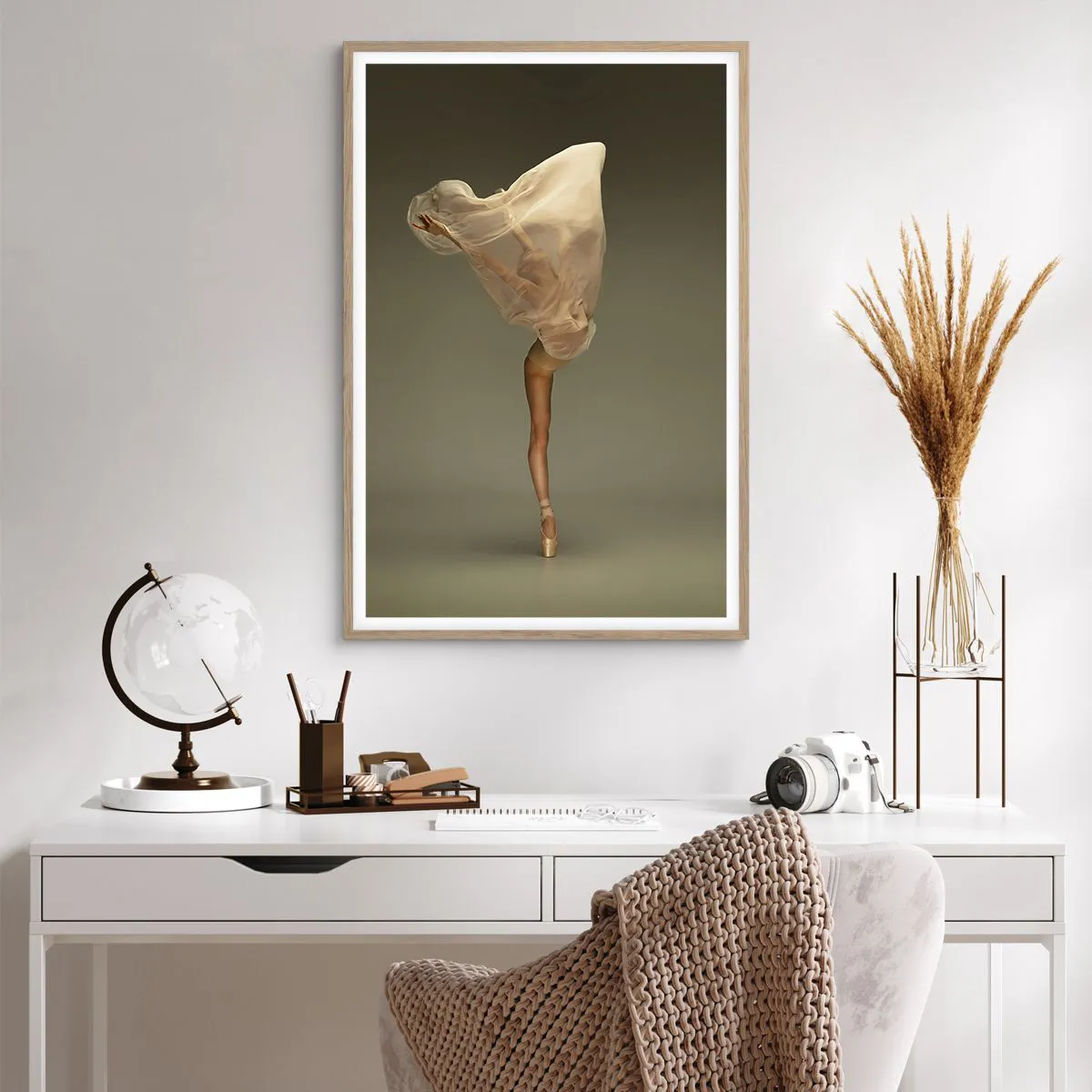 Affiche dans un chêne clair - Poster - Il va bientôt s'envoler - 61x91 cm