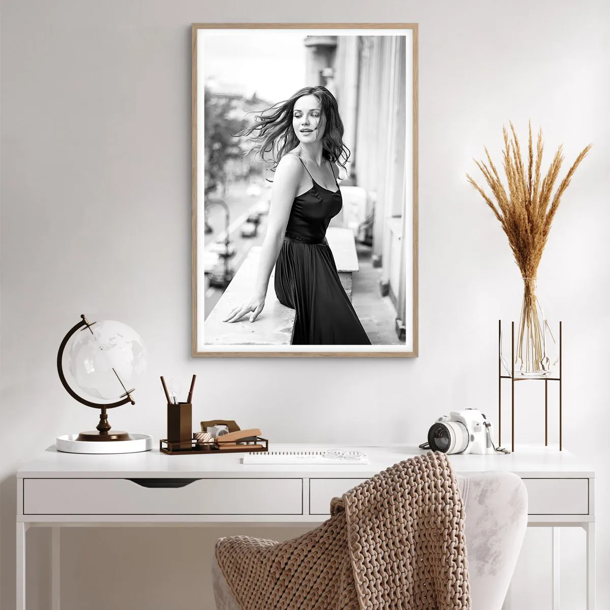 Plagát v ráme zo svetlého duba - Určite Parížanka - 61x91 cm