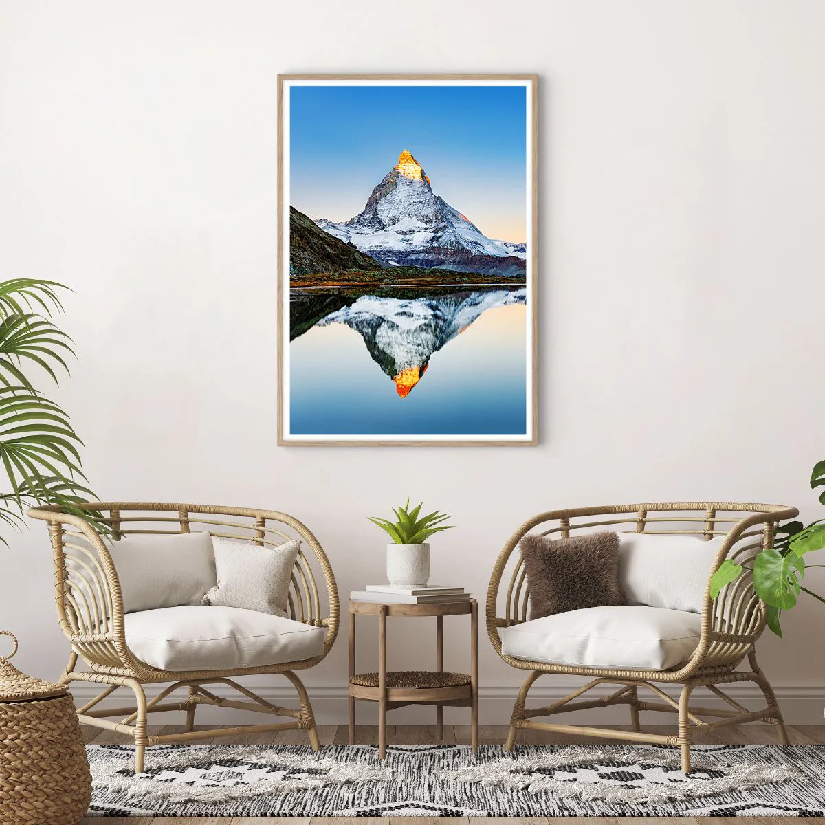 Plakat i ramme af lyst egetræ - To verdener - 70x100 cm