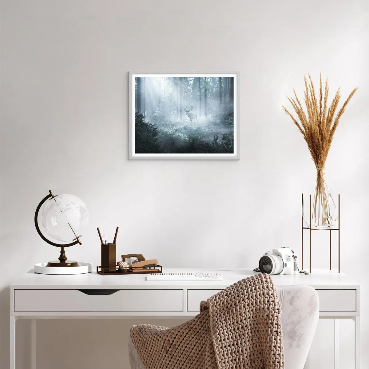 Poster in cornice bianca - Passeggiata mattutina sulle sue terre - 50x40 cm