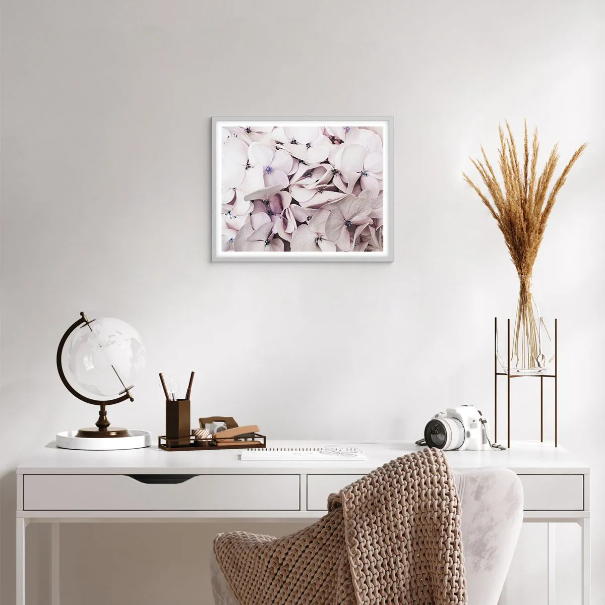 Affiche dans un cadre blanc - Poster - Dans un flot de fleurs - 50x40 cm