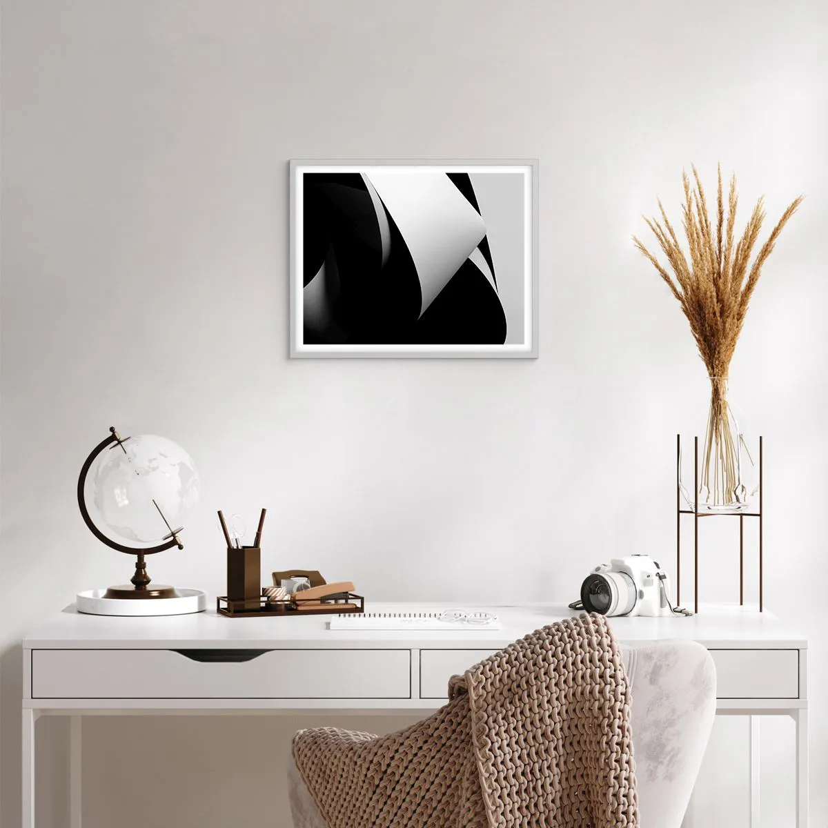 Plakat i hvid ramme - Lysflader fra skyggernes dybder - 50x40 cm