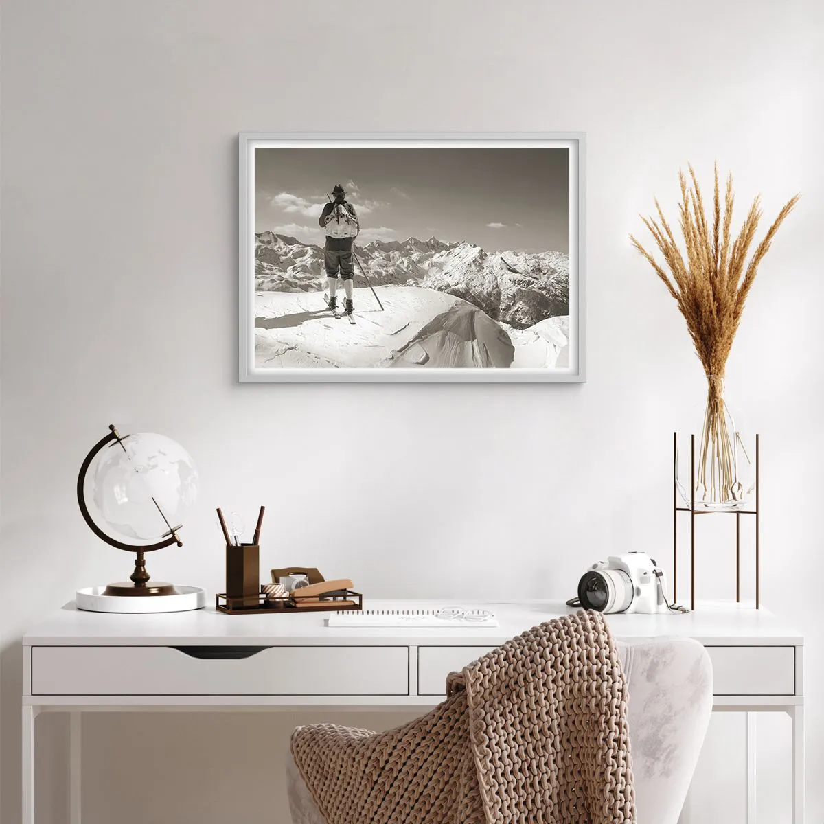 Poster in einem weißen Rahmen - Und die Berge bleiben unverändert - 70x50 cm