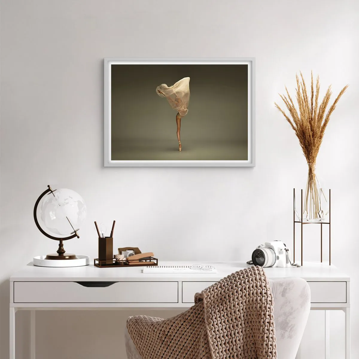 Plakát v bílém rámu - Hned poletí - 70x50 cm