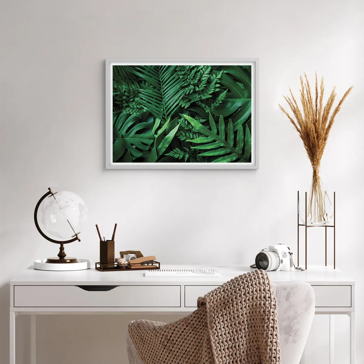 Plakat w białej ramie - Utulone w zieleni - 70x50 cm