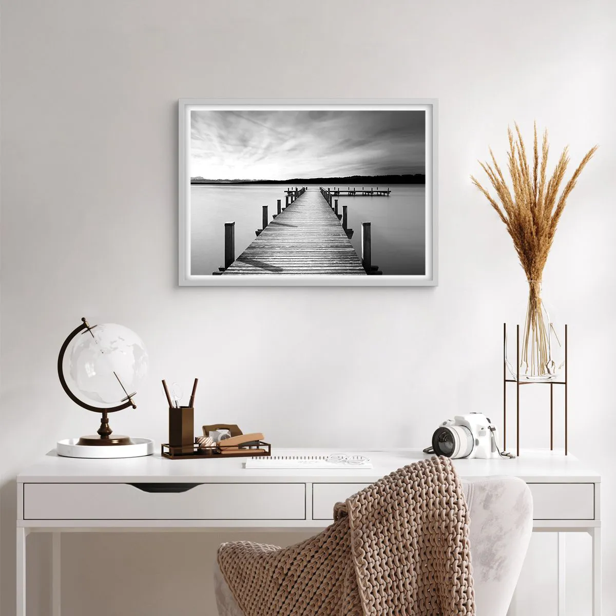 Plakat w białej ramie - U wodopoju – spokoju - 70x50 cm