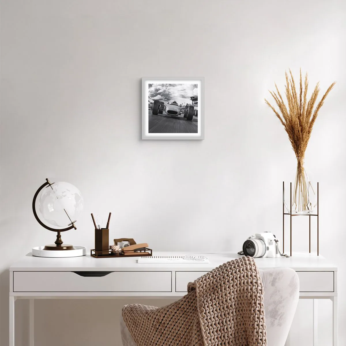 Póster en marco blanco - ¡Hay poder! - 30x30 cm