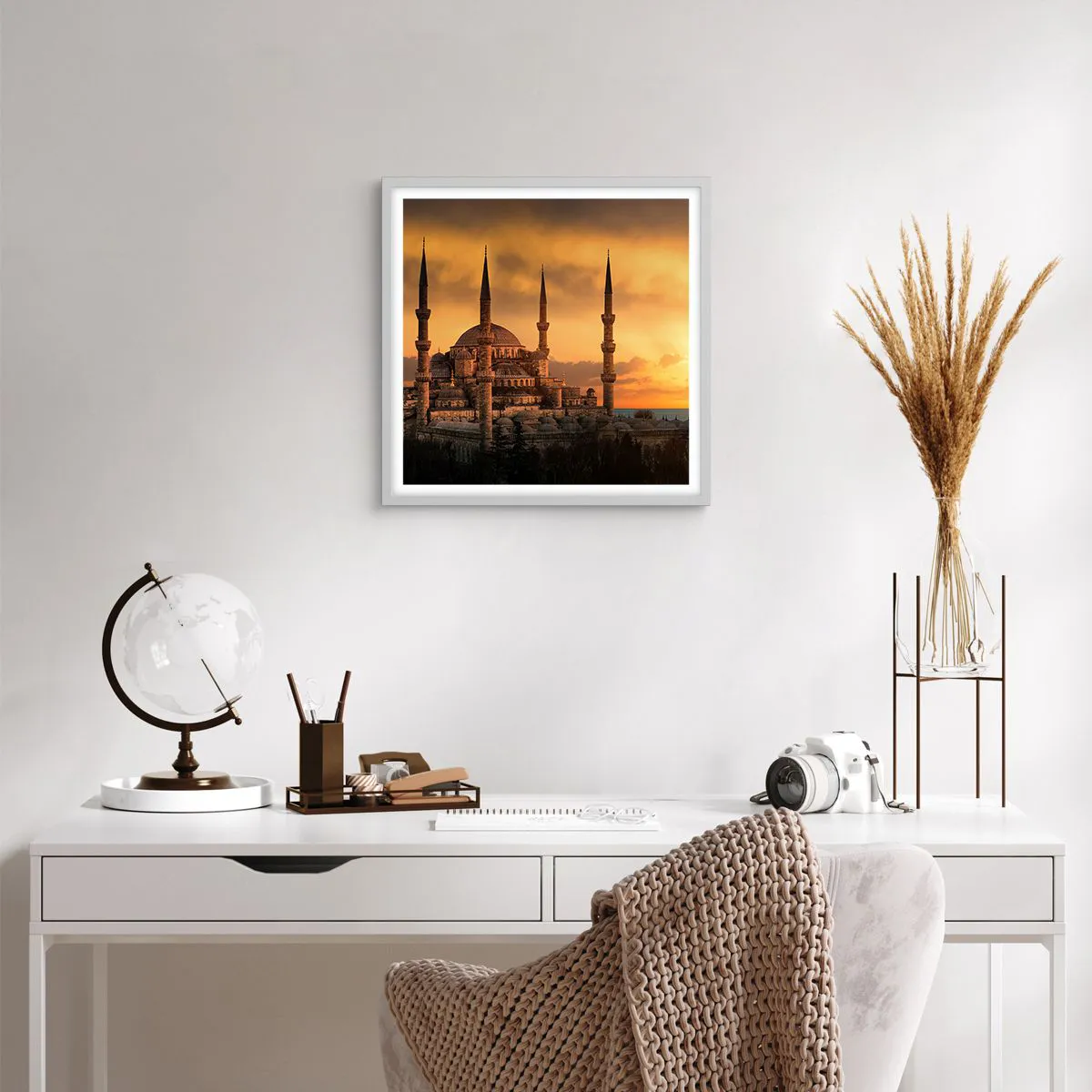 Affisch i vit ram - Gud är stor - 40x40 cm