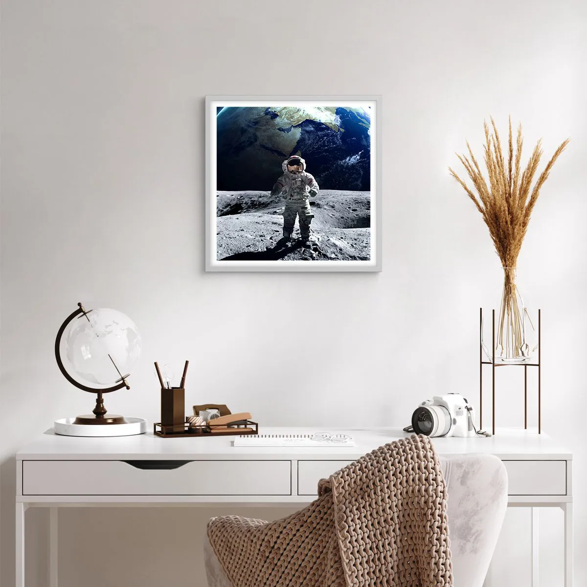 Plakát v bílém rámu - Pozdravy s Měsíce - 40x40 cm