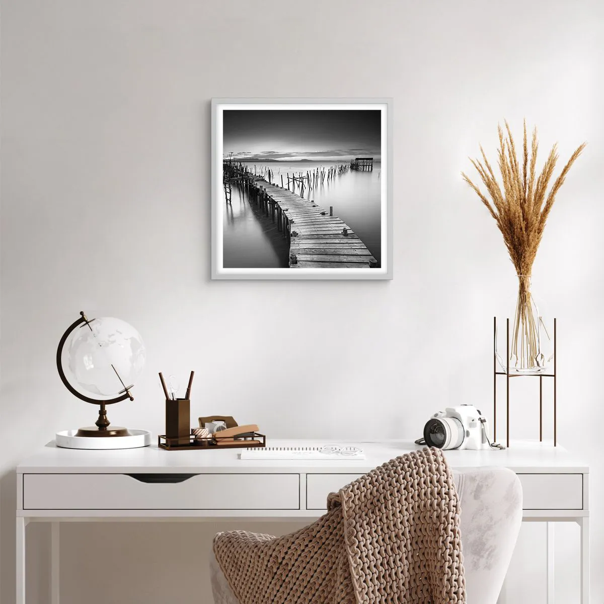 Affiche dans un cadre blanc - Poster - La paix d'un rivage oublié - 40x40 cm