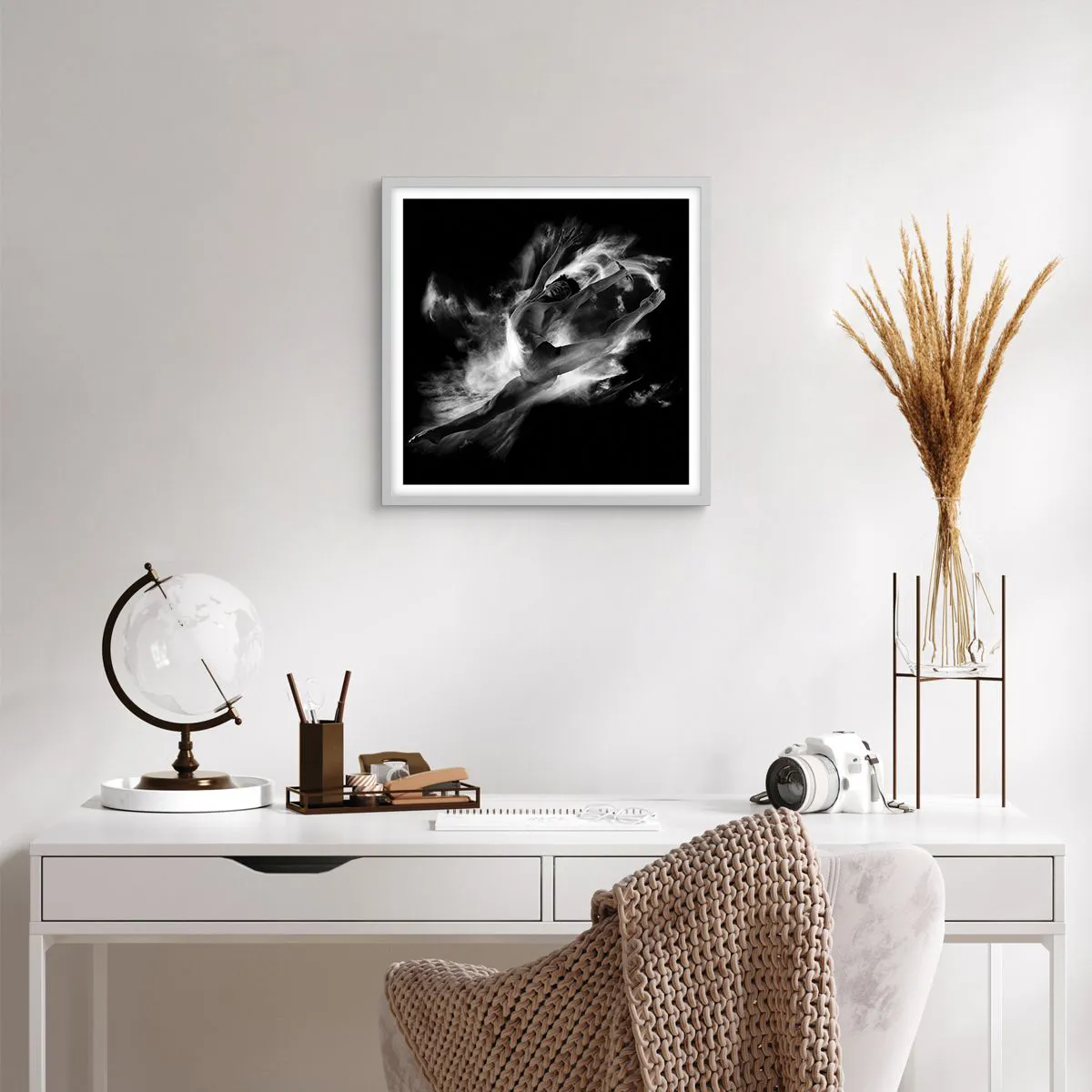 Poster in einem weißen Rahmen - Im Flug hängen geblieben - 40x40 cm