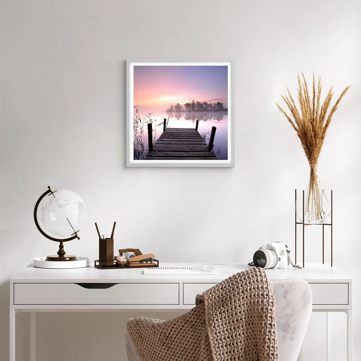 Plagát v bielom ráme - Z ľaliovej hmly… - 50x50 cm