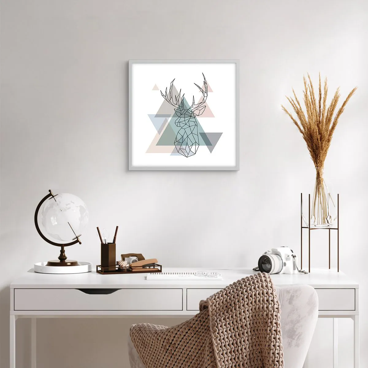 Plakát v bílém rámu - V geometrickém lese - 50x50 cm