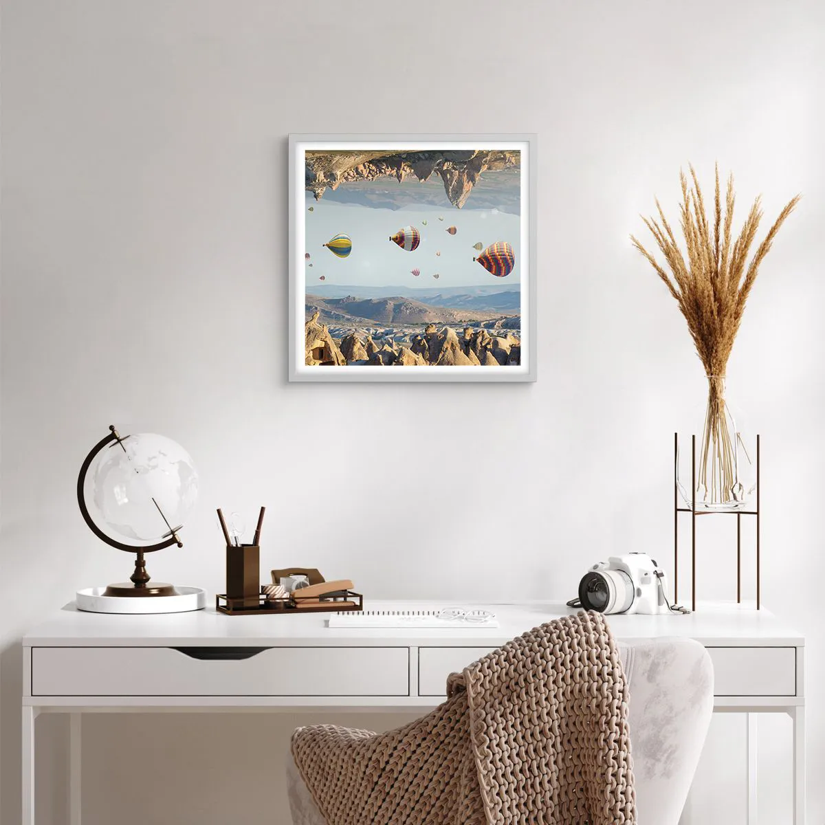 Plakát v bílém rámu - Zde je možné vše - 50x50 cm