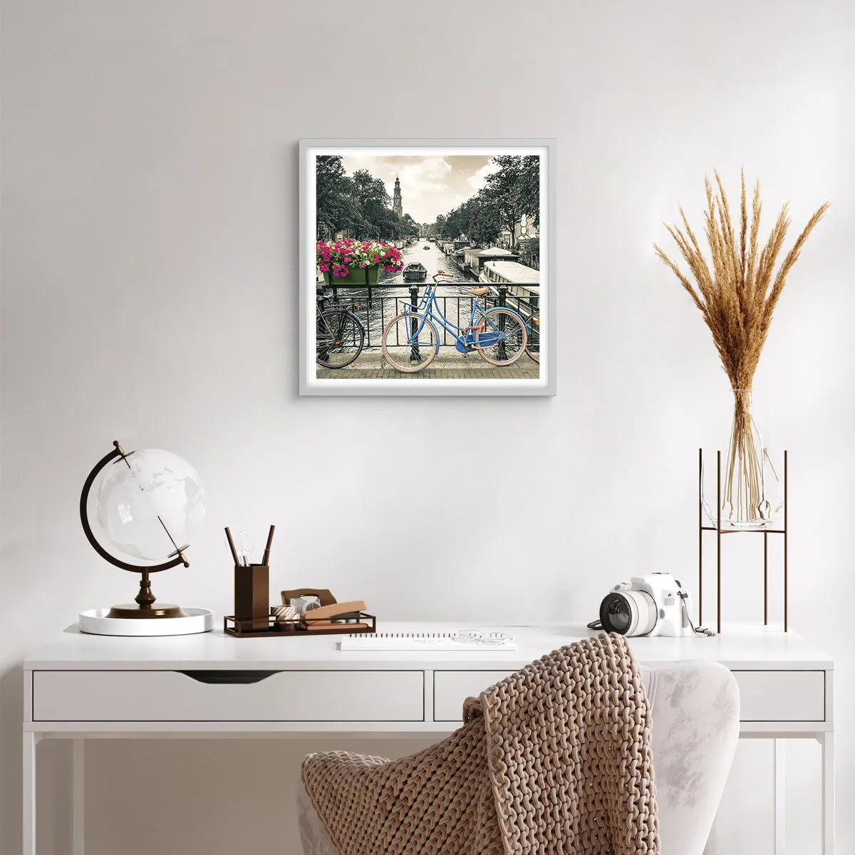 Plakát v bílém rámu - Barvy amsterdamské ulice - 50x50 cm