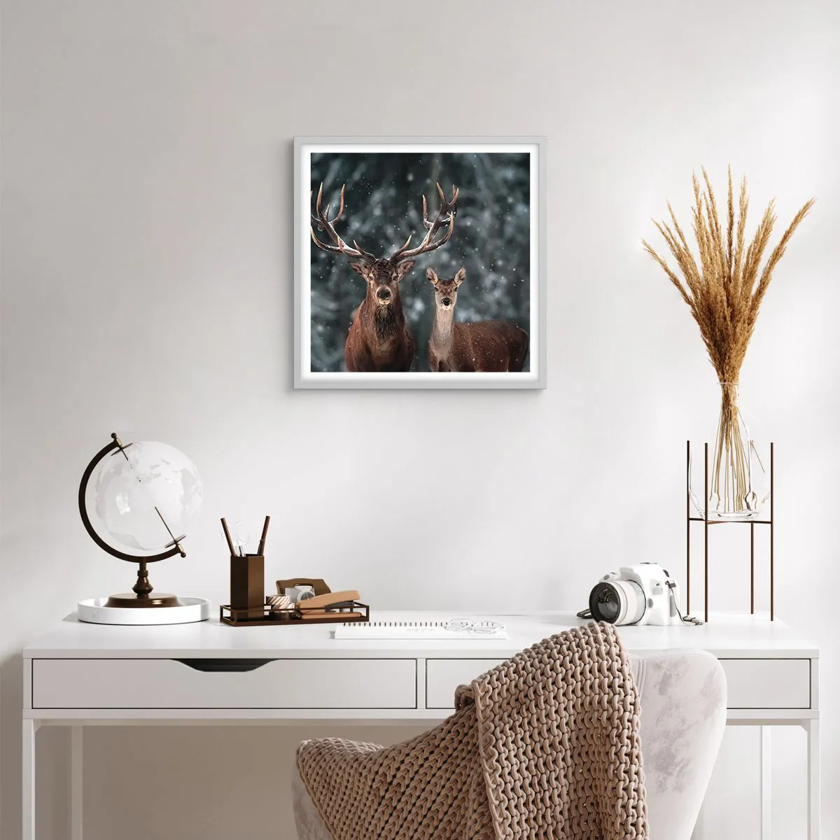 Poster in cornice bianca - Il re della foresta con la consorte - 50x50 cm