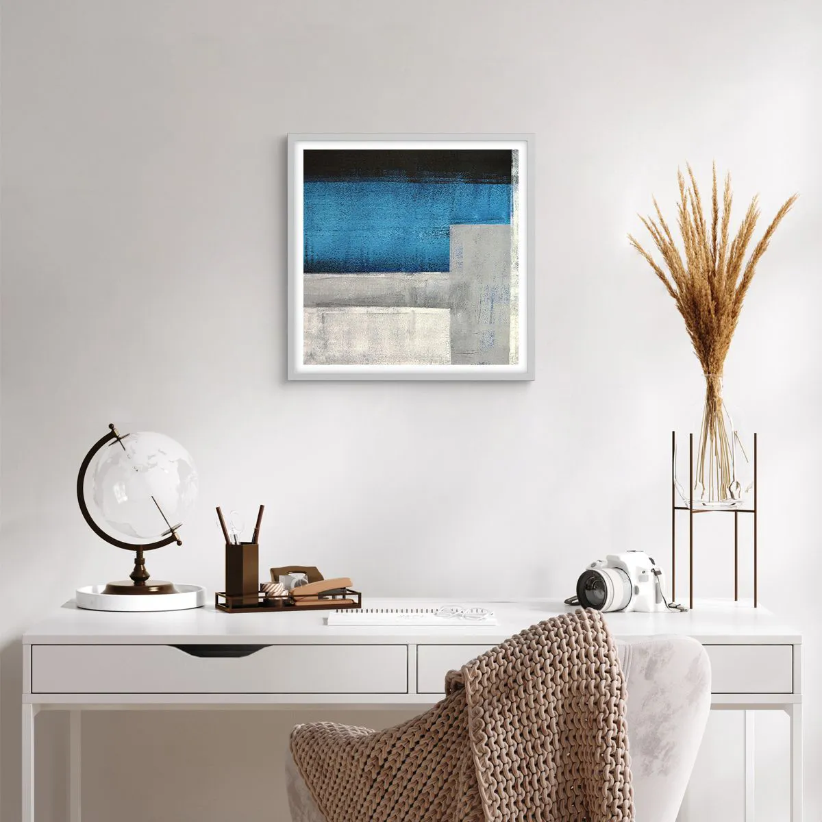 Poster in een witte lijst - Een poëtische compositie van grijs en blauw - 50x50 cm