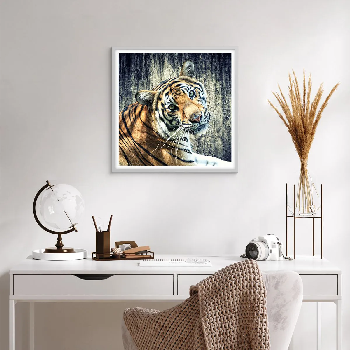 Affiche dans un cadre blanc - Poster - Portrait dans les flots de lumière - 60x60 cm