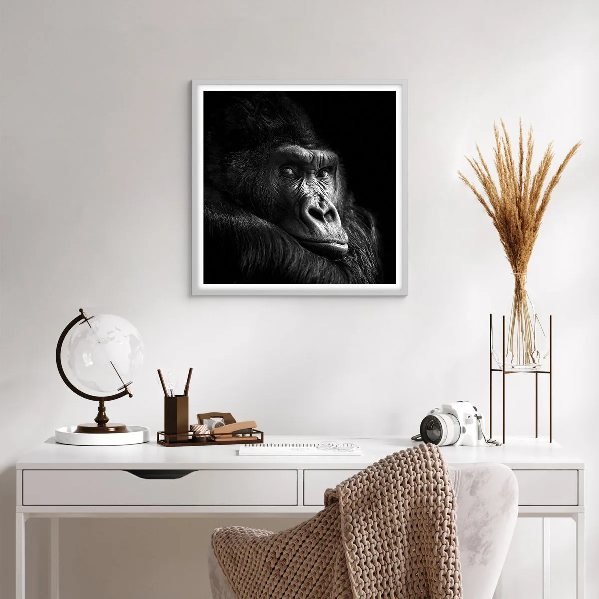 Poster in einem weißen Rahmen - Und was guckst du so? - 60x60 cm