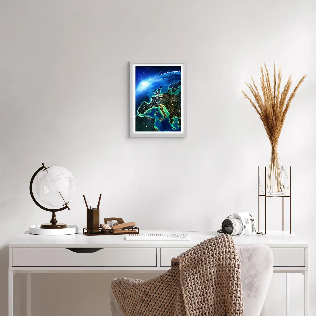 Plagát v bielom ráme - Iskrivá Európa - 30x40 cm