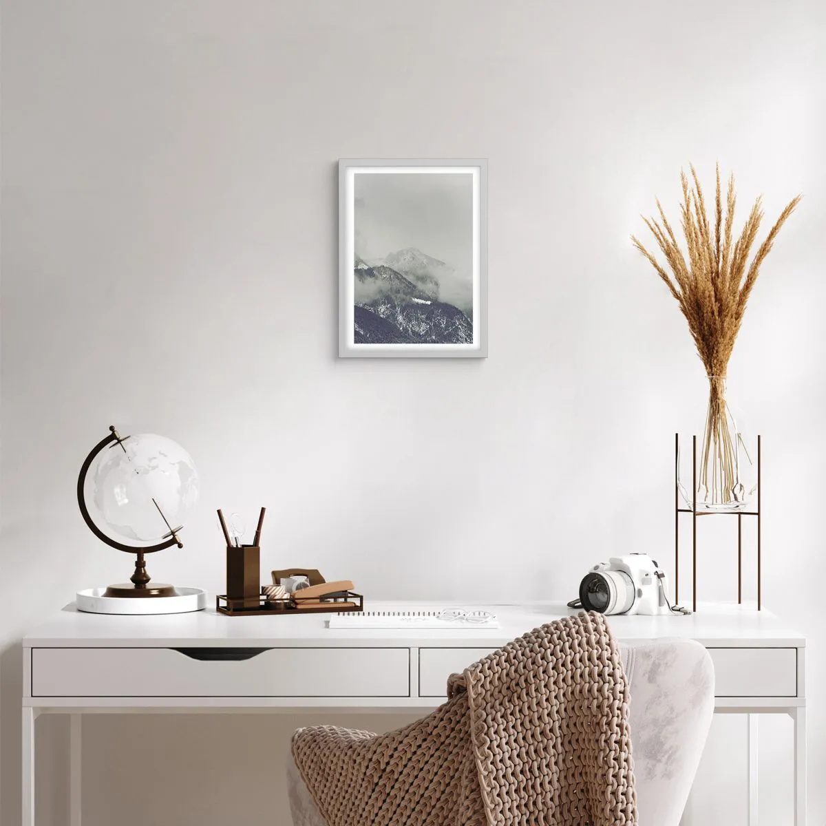 Affiche dans un cadre blanc - Poster - Vallée brumeuse - 30x40 cm