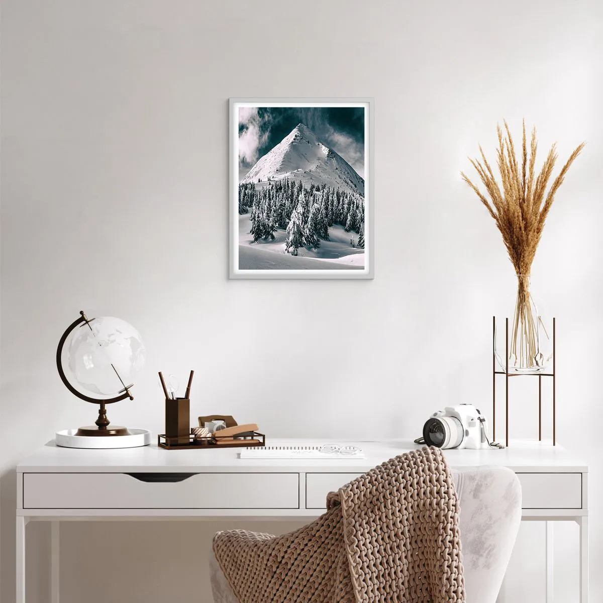 Plakát v bílém rámu - Země sněhu a ledu - 40x50 cm