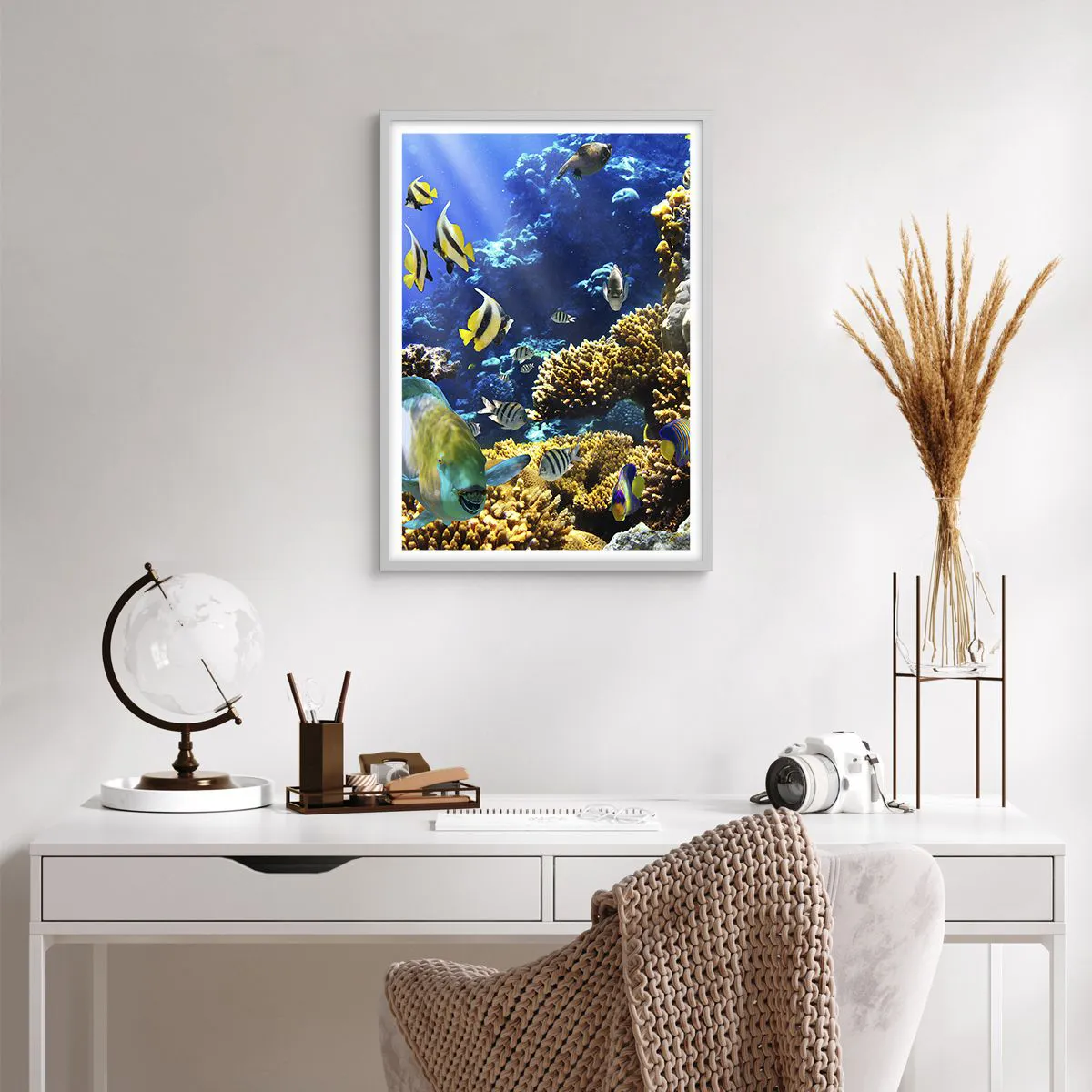 Poster in cornice bianca - Traffico intenso sulla via delle vacanze - 50x70 cm