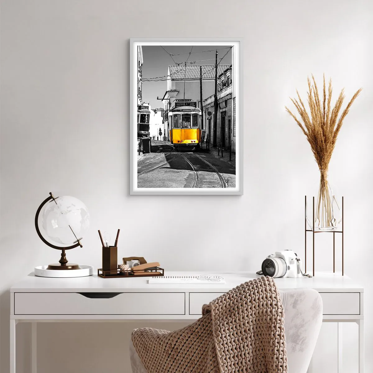 Poszter fekete keretben - Lisszabon szelleme - 50x70 cm