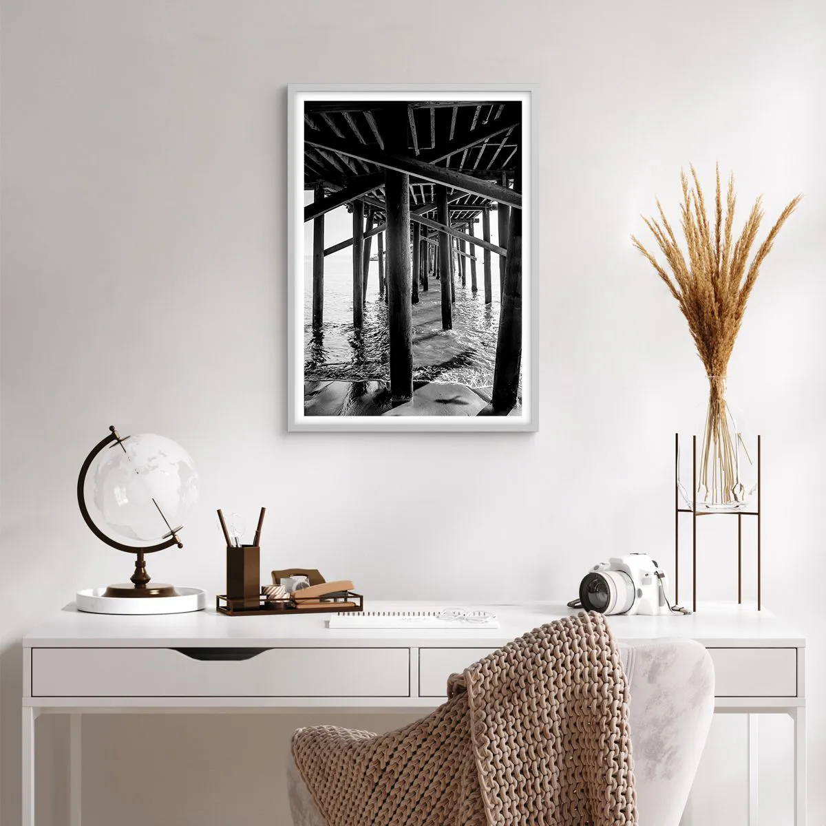 Poszter fekete keretben - Tengerparti rejtekhely - 50x70 cm