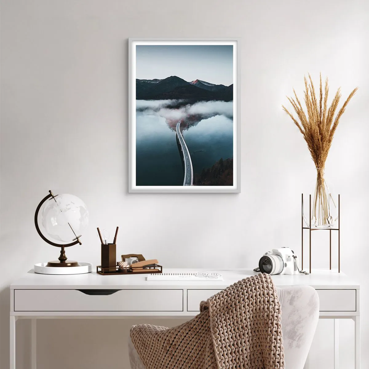 Plagát v bielom ráme - Pri vode hladkej ako zrkadlo - 50x70 cm