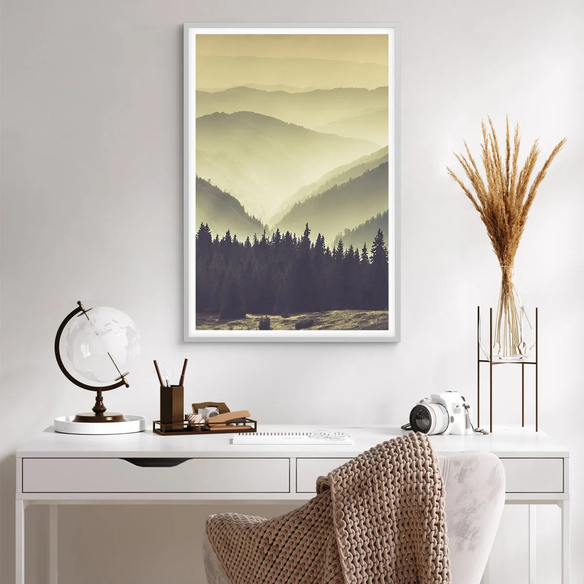 Poszter fekete keretben - Hegyeken túl… - 61x91 cm