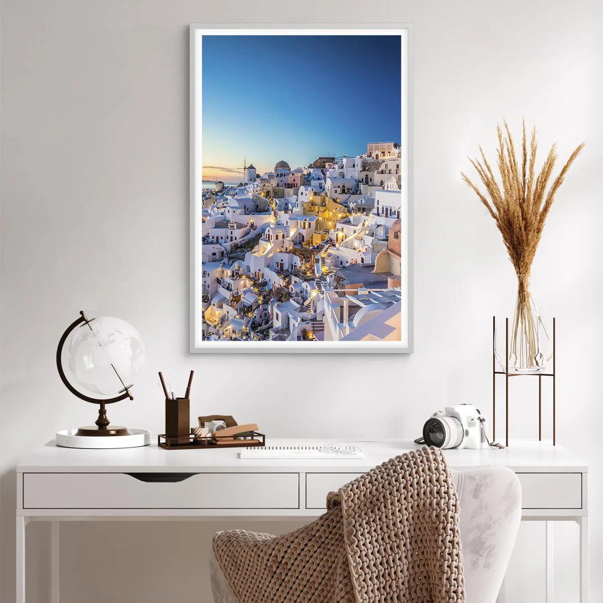 Affiche dans un cadre blanc - Poster - L'essence de la grecque - 61x91 cm
