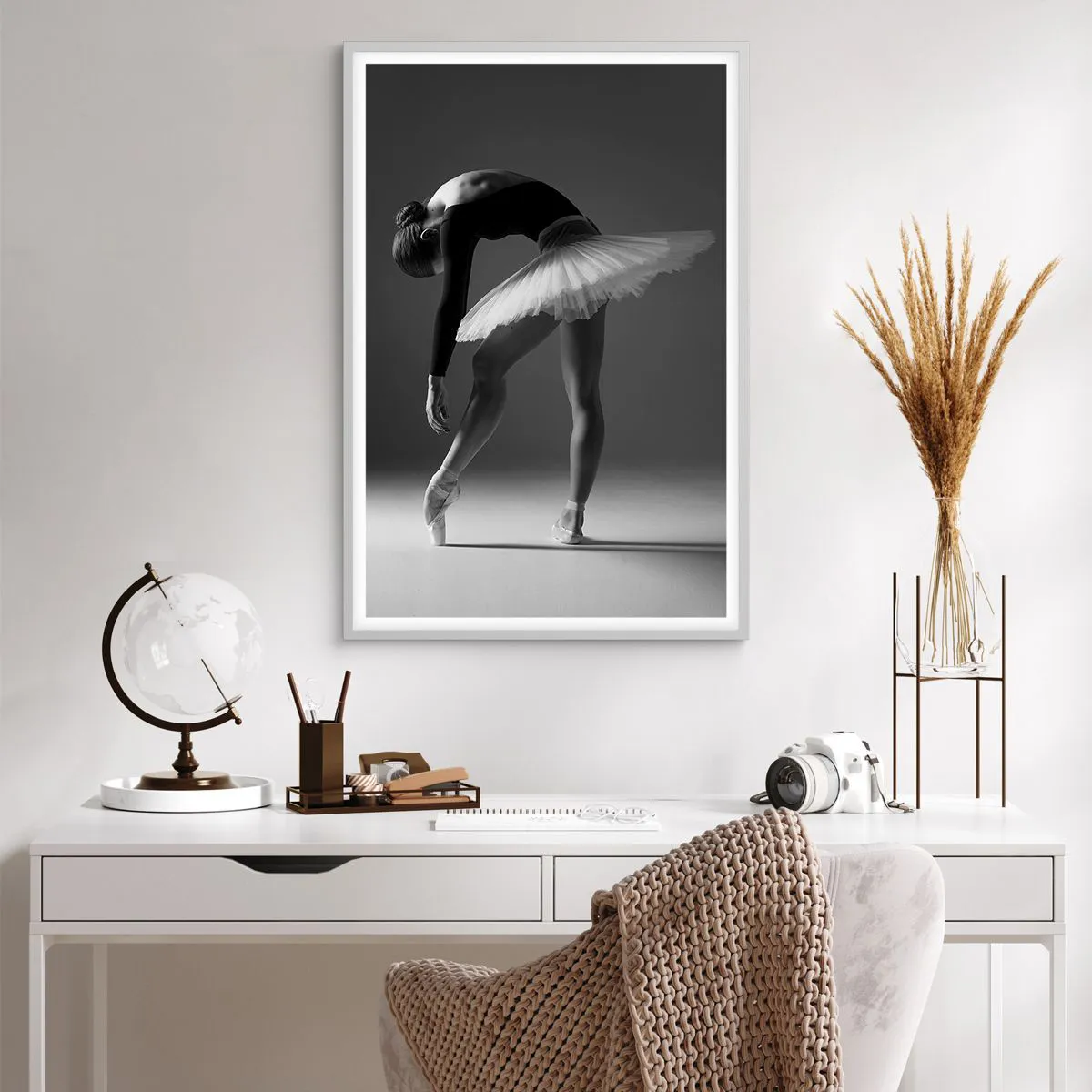 Poster in een witte lijst - Bella ballerina - 61x91 cm