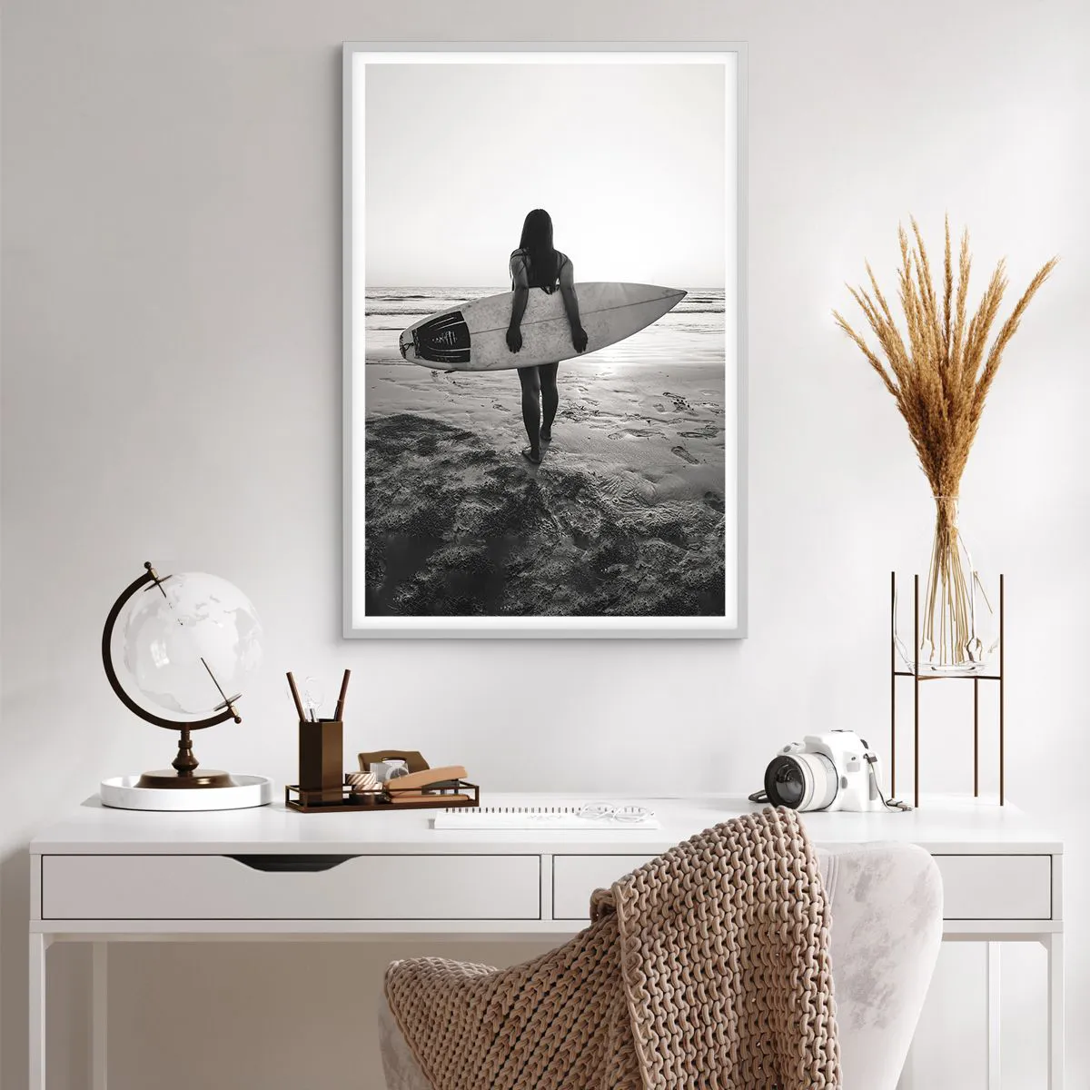 Pôster em moldura branca - Filha da onda do mar - 61x91 cm