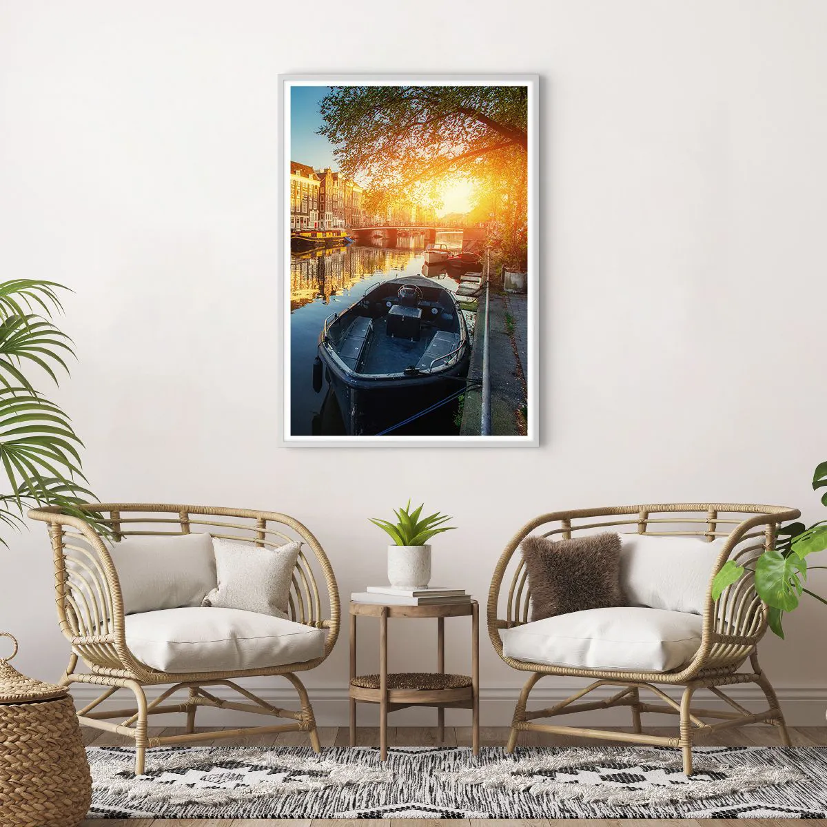 Plakat i hvid ramme - Morgen i Amsterdam - 70x100 cm