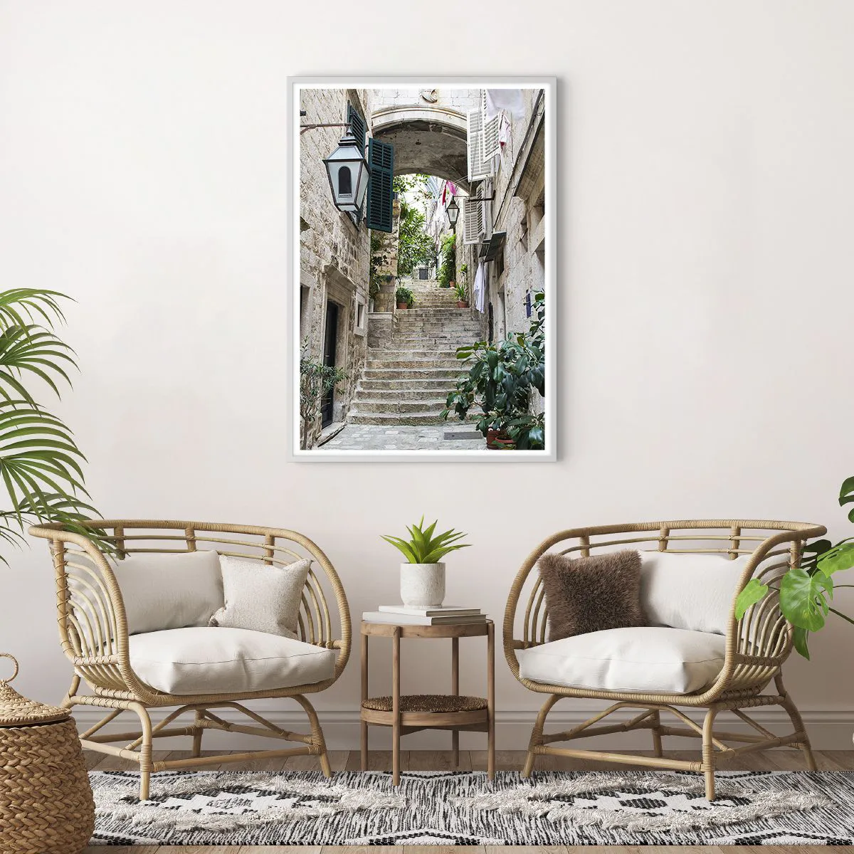 Poster in einem weißen Rahmen - Eine bezaubernde Gasse - 70x100 cm