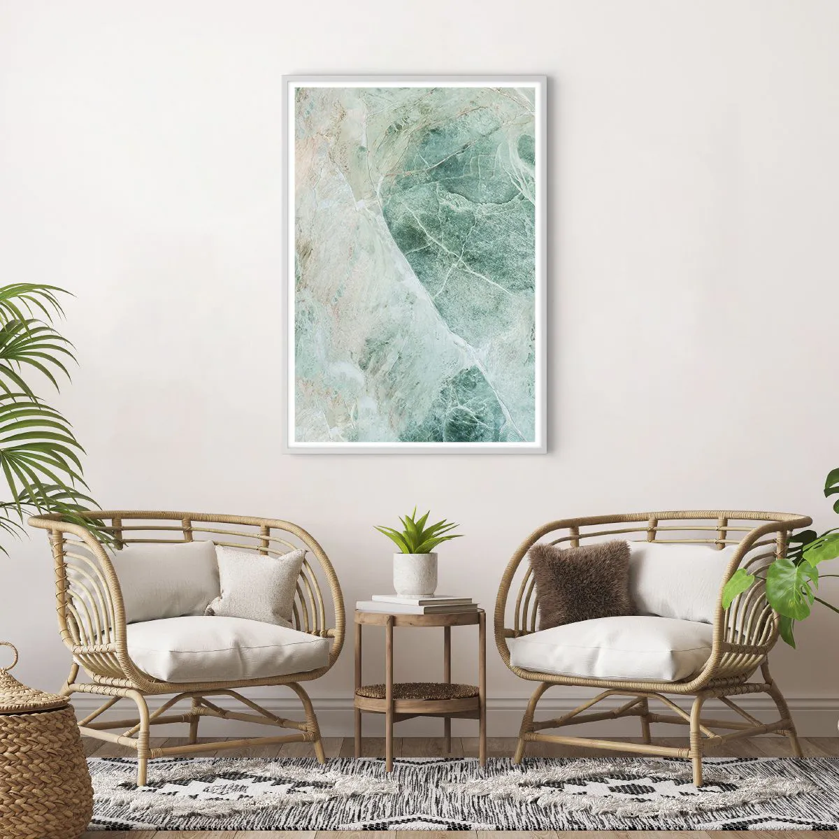 Affisch i vit ram - Stenens ädla svalka - 70x100 cm