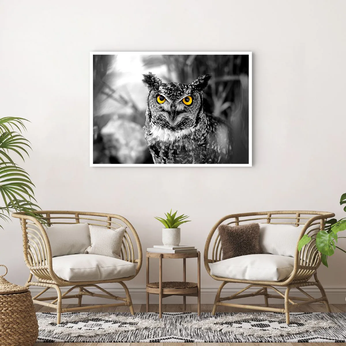 Poster - Uno scatto in bianco e nero di un gufo con gli occhi gialli - 100x70cm - Non si può nascondere niente - Decorazione murale moderna per soggiorno e camera da letto ARTTOR