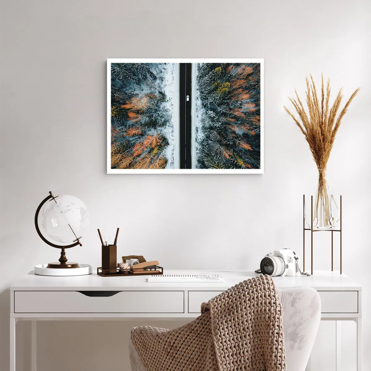 Affiche - Poster - Couper à travers la forêt d'hiver - 70x50 cm