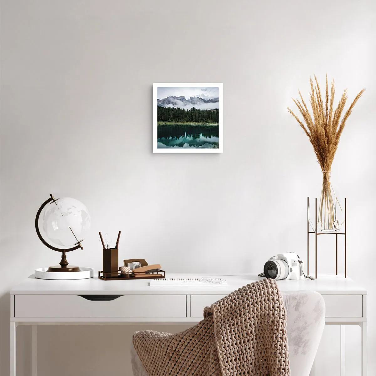 Affisch - Tyst, tyst, väck inte sovande vatten... - 30x30 cm