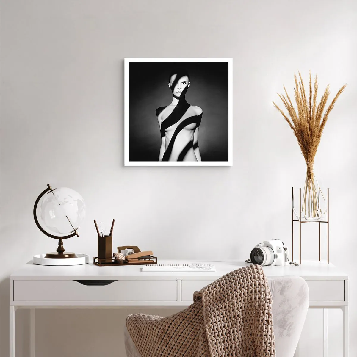 Poster - In the Light and in the Shadow - 40x40 cm