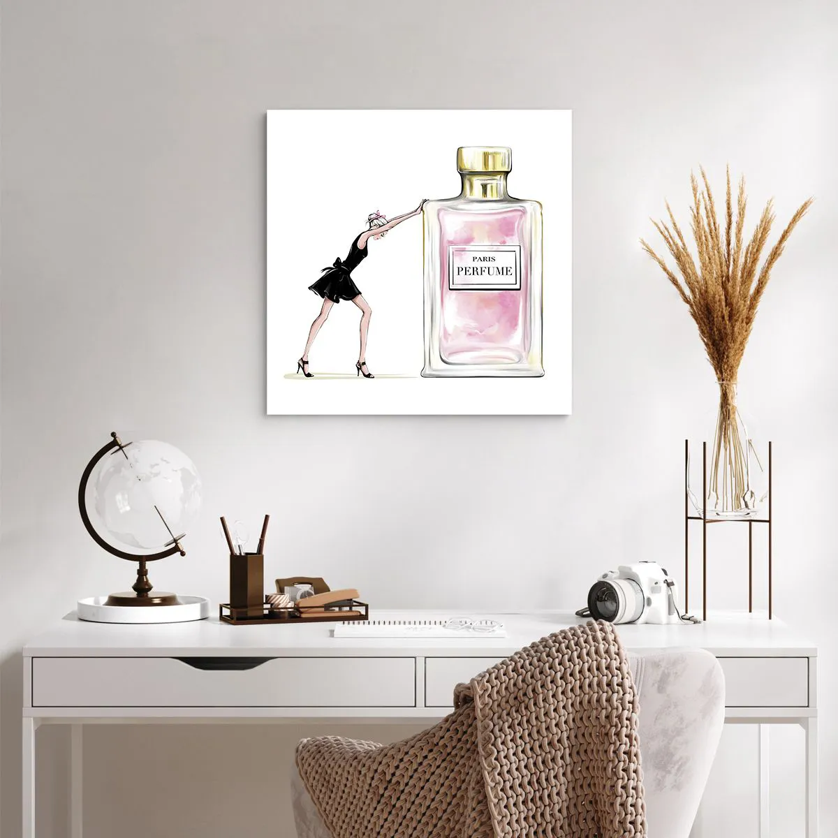 Plakat - Esencja kobiecości - 60x60 cm