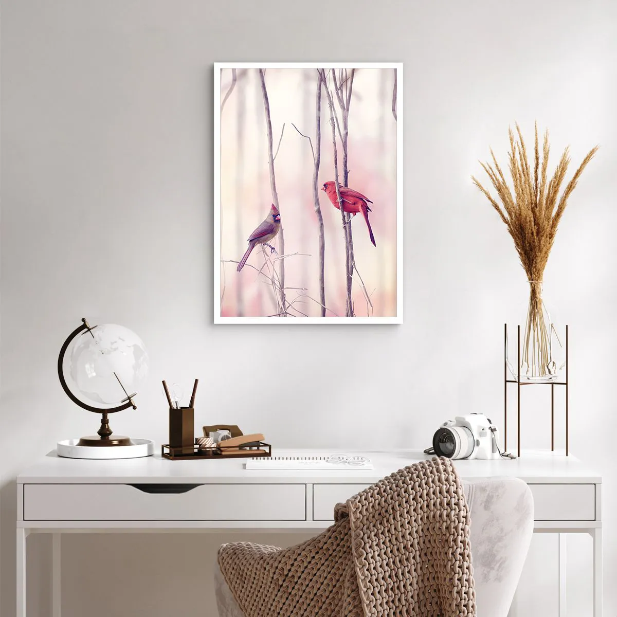 Plakat - Para kardynałów na tle delikatnych gałęzi - 50x70cm - Opowieść różowego lasu - Nowoczesna dekoracja ścienna do salonu, kuchni i sypialni ARTTOR